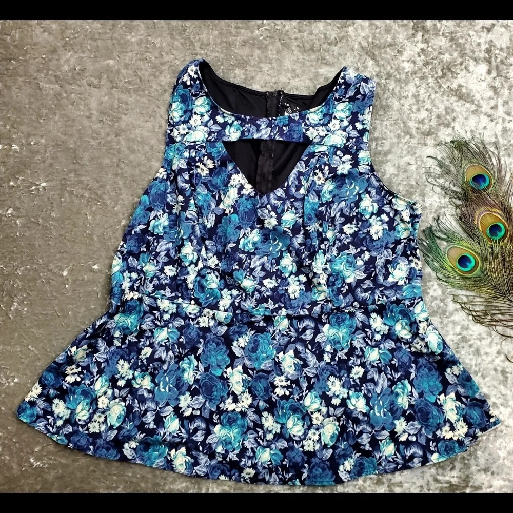 Torrid Floral Cutout Peplum‎ Top